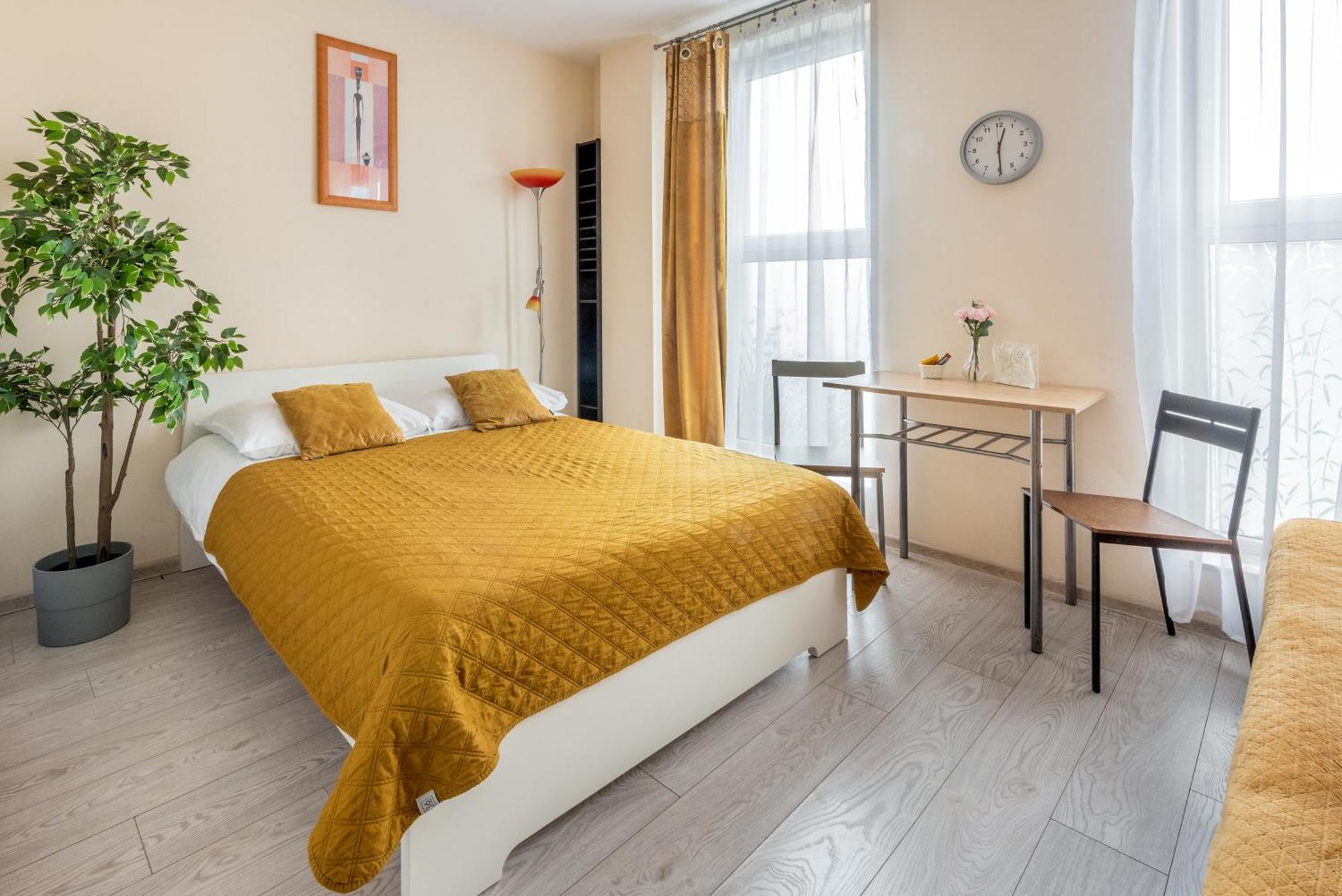 Apartment Cozy Modern Astoria Magic Orange Old Town