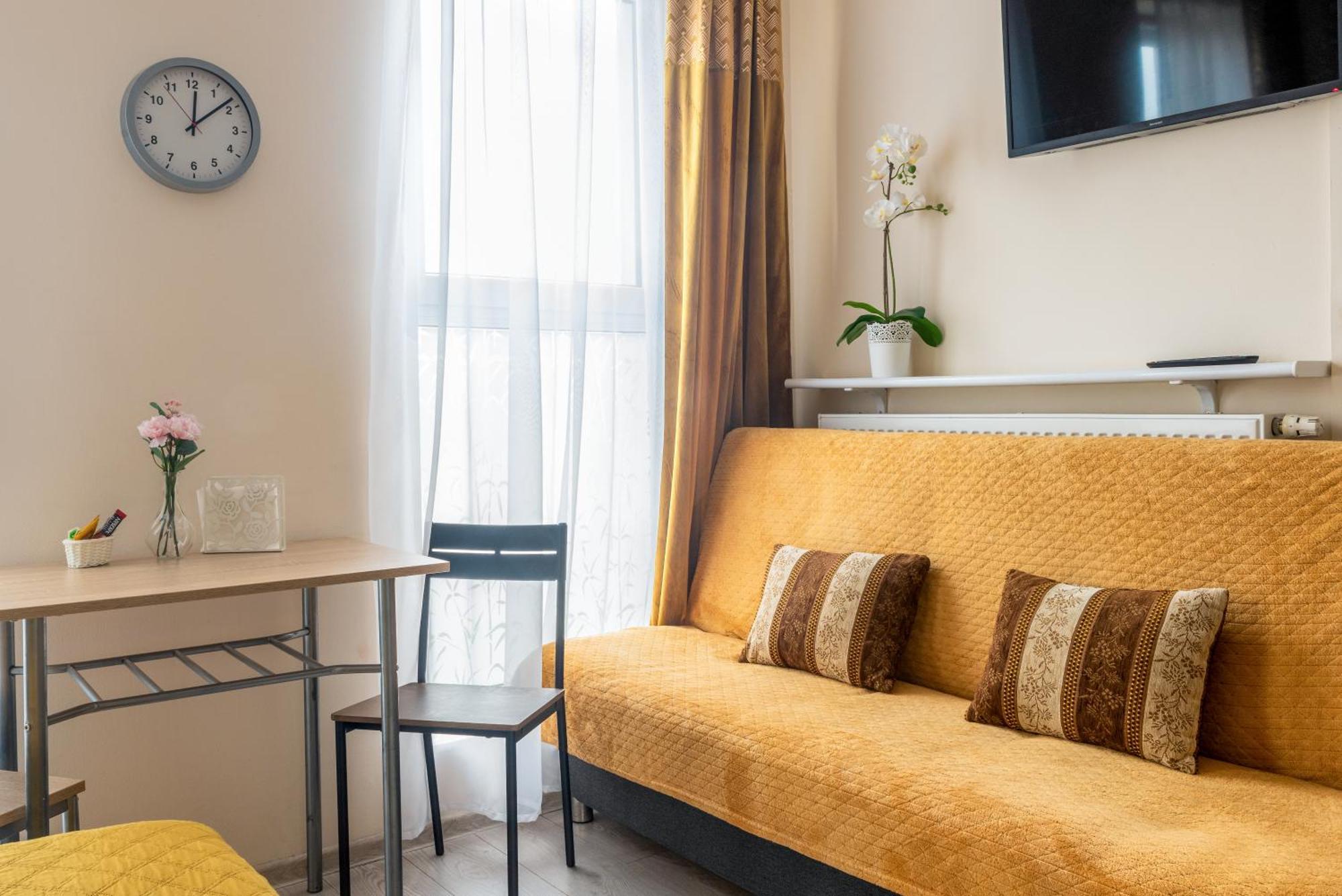 Apartment Cozy Modern Astoria Magic Orange Old Town
